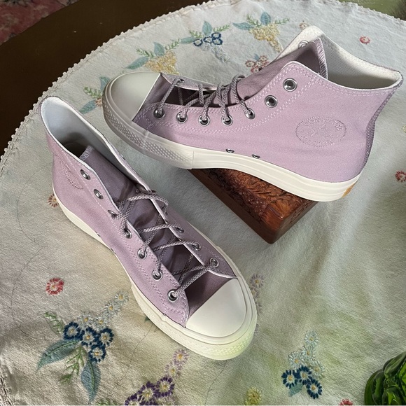 Converse Chuck Taylor AllStar Lift Platform HighTops. Lucid Lilac. Size 10 - Picture 4 of 15